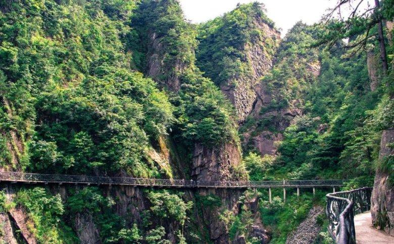 爱路护路进校园集中宣传走进嘉明实验小学
