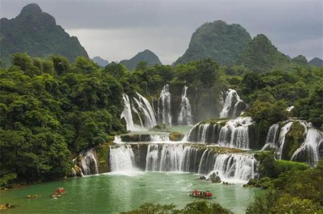 逃出昏暗的地下室